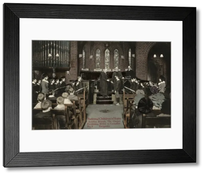 Framed Print : NCH London Presenting Bibles to Canadian Emigrants Framed Print : NCH London Presenting Bibles to Canadian Emigrants