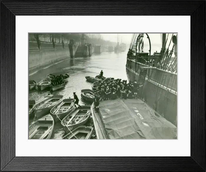 Framed Print : Sea Scouts embarking on RSS Discovery
