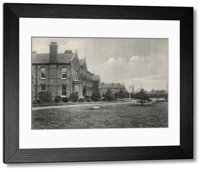 Framed Print : Joyce Green Hospital Administration block Framed Print : Joyce Green Hospital Administration block