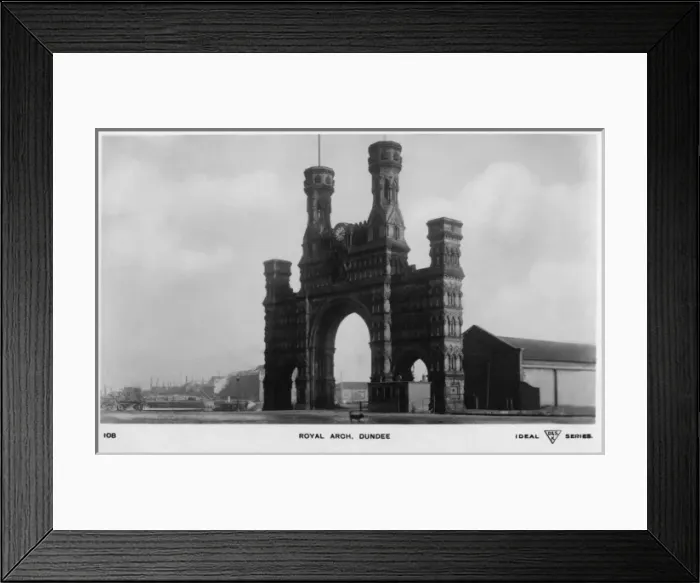 Framed Print : Royal Arch, Dundee, Scotland Framed Print : Royal Arch, Dundee, Scotland
