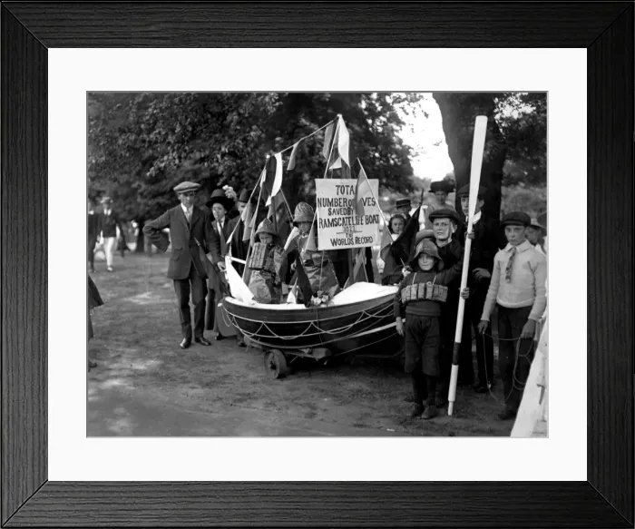 Framed Print : Entrant in Ramsgate Battle of Flowers, Kent Framed Print : Entrant in Ramsgate Battle of Flowers, Kent