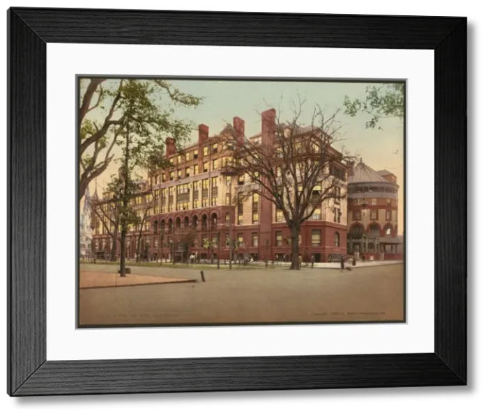 Framed Print : Hotel De Soto, Savannah Framed Print : Hotel De Soto, Savannah