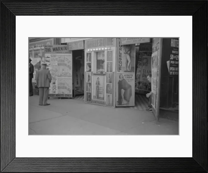Framed Print : South State Street, Chicago, Illinois Framed Print : South State Street, Chicago, Illinois