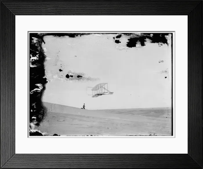 Framed Print : Wilbur in glider turning rapidly to the left, Dan Tate runni Framed Print : Wilbur in glider turning rapidly to the left, Dan Tate runni
