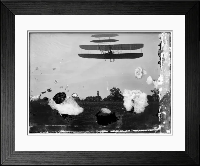 Framed Print : Left front view of flight 46, Orville shown turning to the l Framed Print : Left front view of flight 46, Orville shown turning to the l