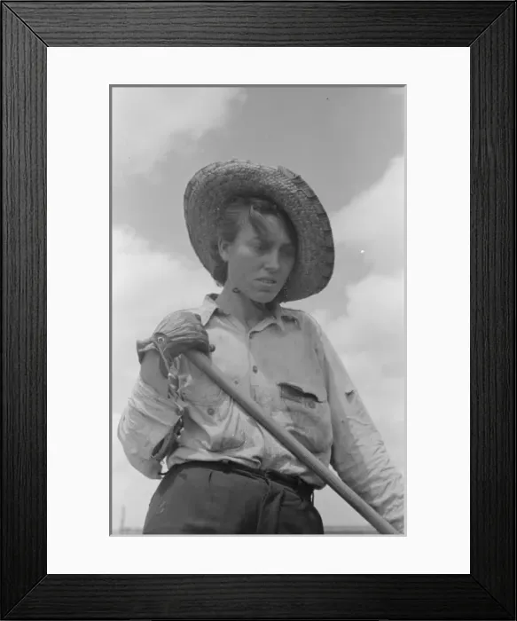 Framed Print : Sharecropper woman worker, Southeast Missouri Farms Framed Print : Sharecropper woman worker, Southeast Missouri Farms
