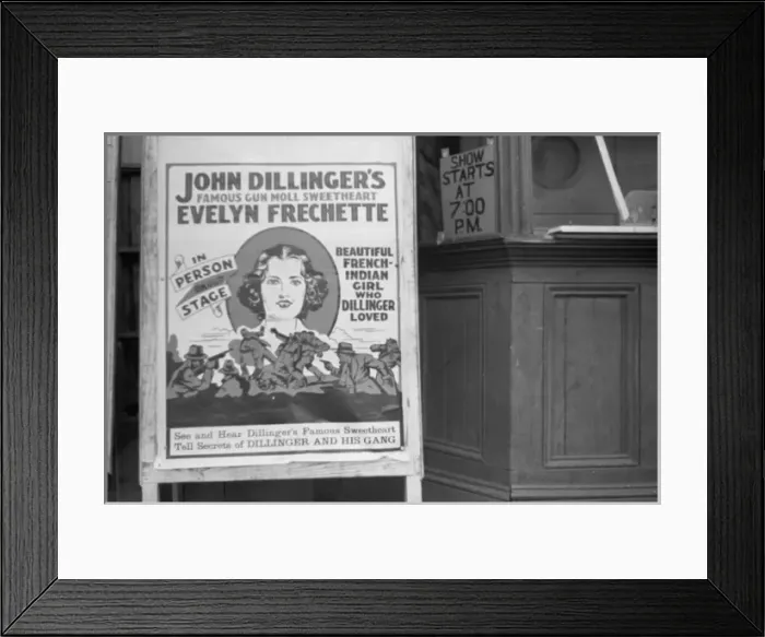 Framed Print : Movie theatre in Hillsboro, North Carolina Framed Print : Movie theatre in Hillsboro, North Carolina