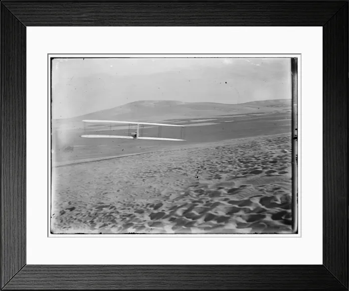 Framed Print : Orville making right turn, showing warping of wings, hill vi Framed Print : Orville making right turn, showing warping of wings, hill vi