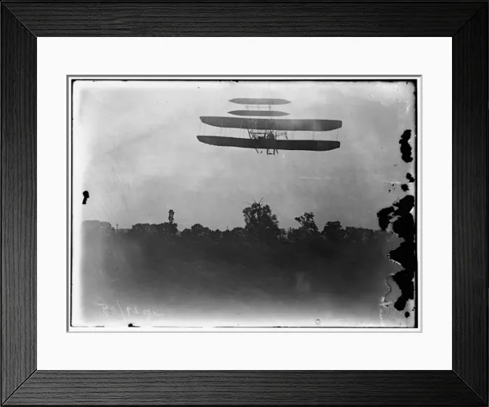 Framed Print : Flight 41: Orville flying to the left at a height of about 6 Framed Print : Flight 41: Orville flying to the left at a height of about 6