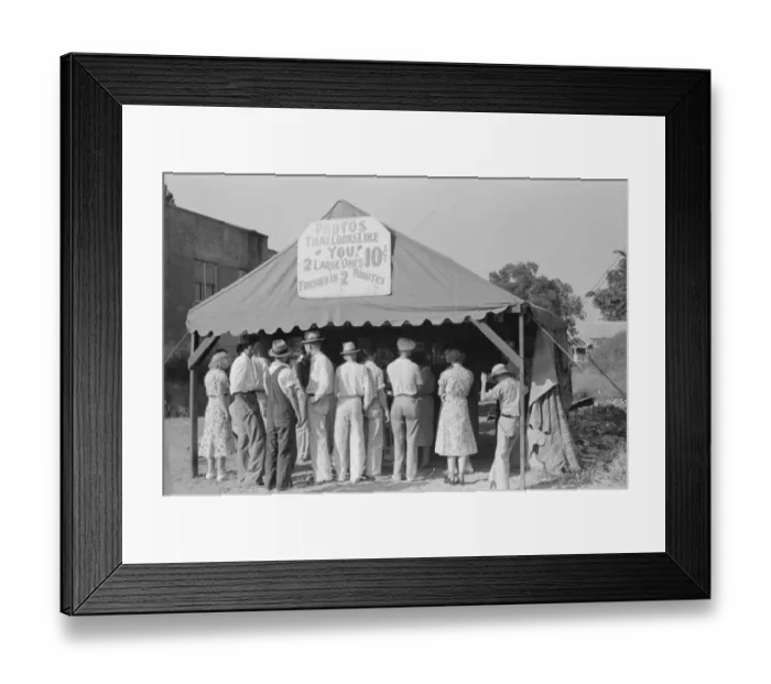 Framed Print : Steele, Missouri. A crowd in front of an itinerant photograp Framed Print : Steele, Missouri. A crowd in front of an itinerant photograp