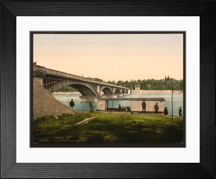 Framed Print : Bridge over the Allier, Vichy, France Framed Print : Bridge over the Allier, Vichy, France