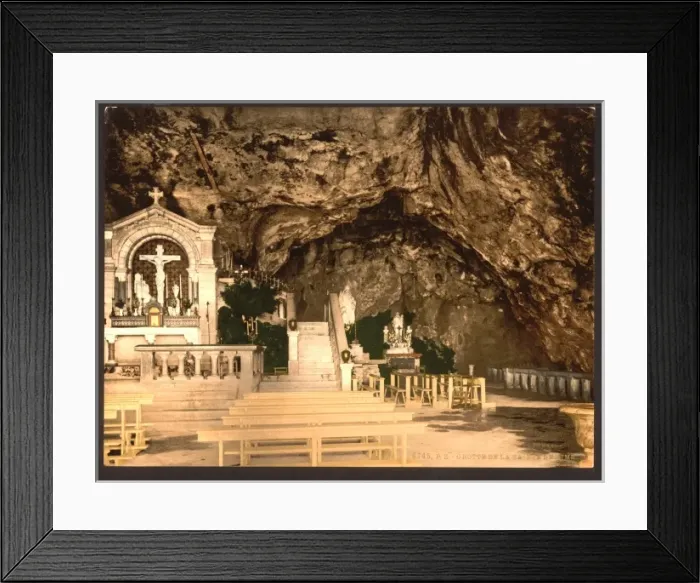 Framed Print : St. Baume, interior, Var, France Framed Print : St. Baume, interior, Var, France