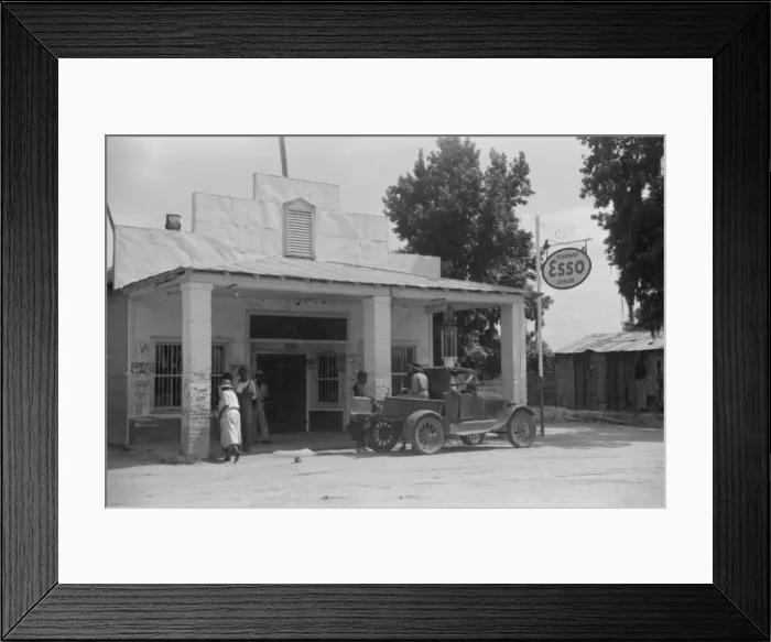 Framed Print : Untitled. Date between 1935 and 1942 Framed Print : Untitled. Date between 1935 and 1942