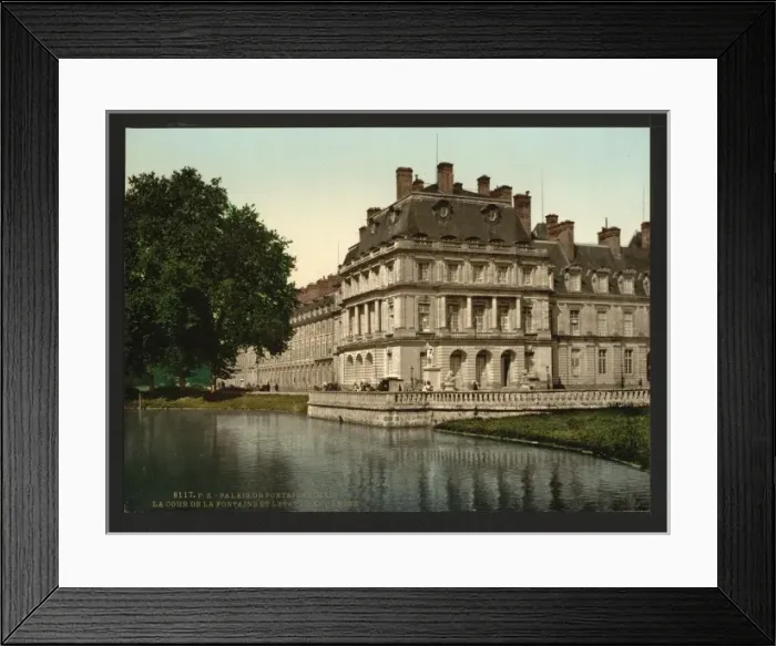 Framed Print : The fountain and carps Pond, Fontainebleau Palace, France Framed Print : The fountain and carps Pond, Fontainebleau Palace, France