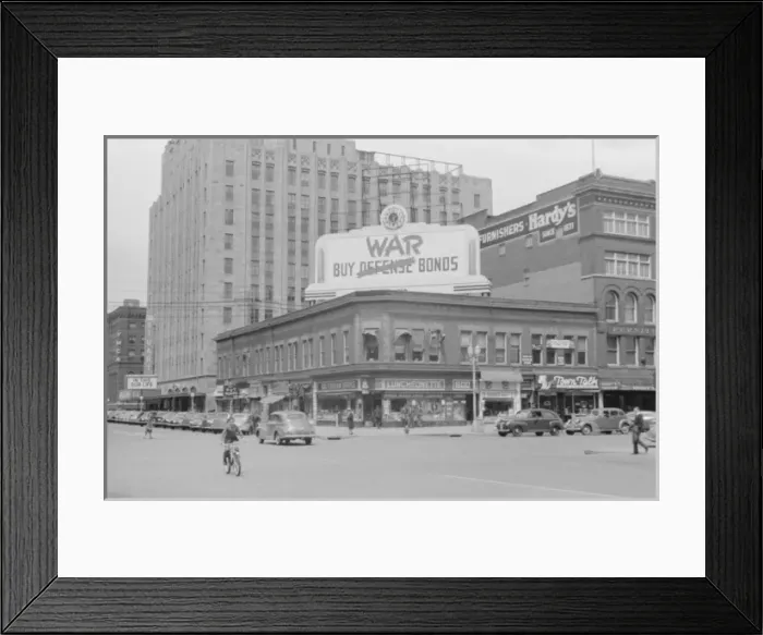 Framed Print : Untitled. Date between 1935 and 1942 Framed Print : Untitled. Date between 1935 and 1942