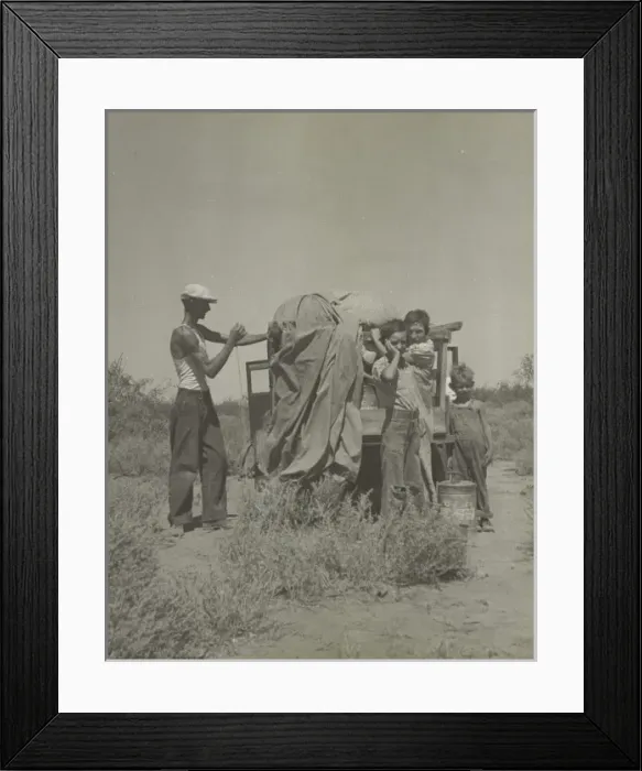 Framed Print : A tubercular painter from Iowa and part of his family of nin Framed Print : A tubercular painter from Iowa and part of his family of nin