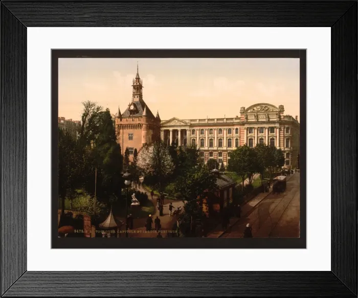 Framed Print : Capitol and public gardens, Toulouse, France Framed Print : Capitol and public gardens, Toulouse, France