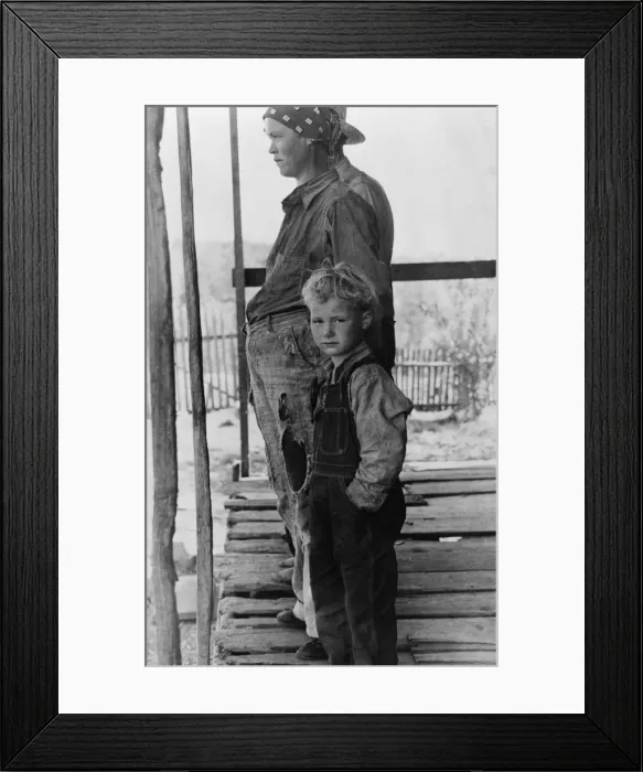 Framed Print : Wife and child of Ozark farmer, Missouri Framed Print : Wife and child of Ozark farmer, Missouri