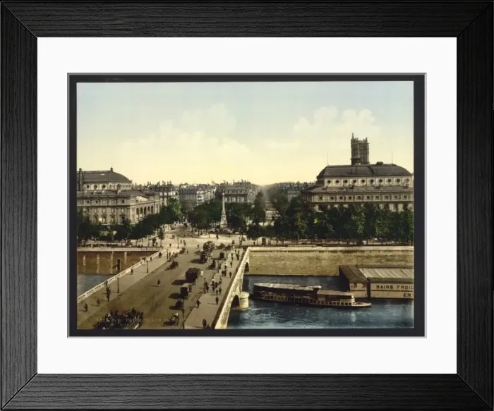 Framed Print : Place du Chatelet, Paris, France Framed Print : Place du Chatelet, Paris, France