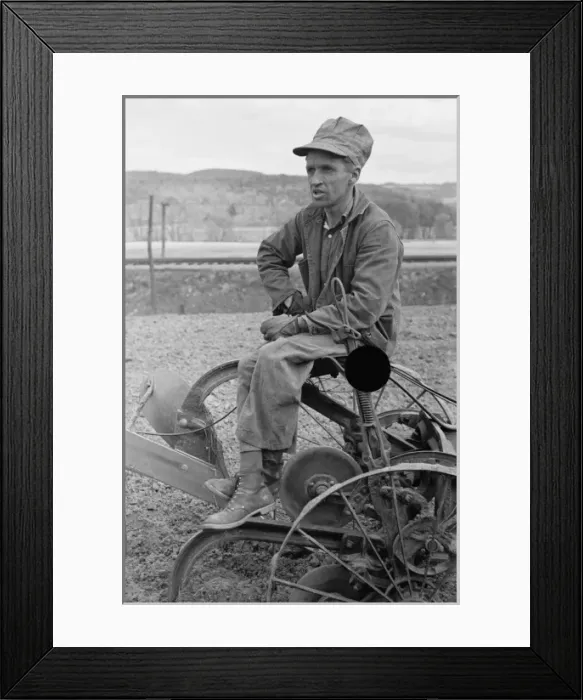 Framed Print : Untitled. Date between 1935 and 1942 Framed Print : Untitled. Date between 1935 and 1942