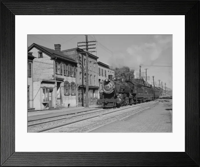 Framed Print : Train arriving from Baltimore. Hagerstown, Maryland Framed Print : Train arriving from Baltimore. Hagerstown, Maryland