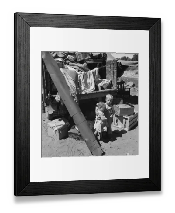Framed Print : Migratory children living in Ramblers Park Framed Print : Migratory children living in Ramblers Park