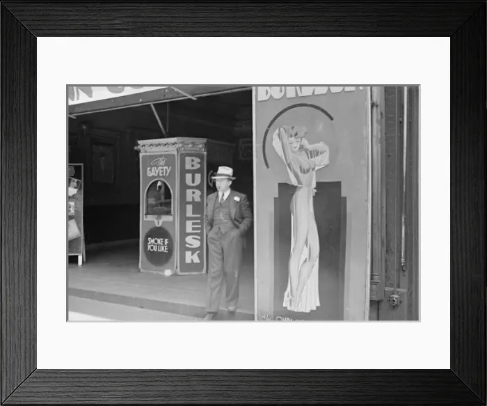 Framed Print : Untitled. Date between 1935 and 1942 Framed Print : Untitled. Date between 1935 and 1942