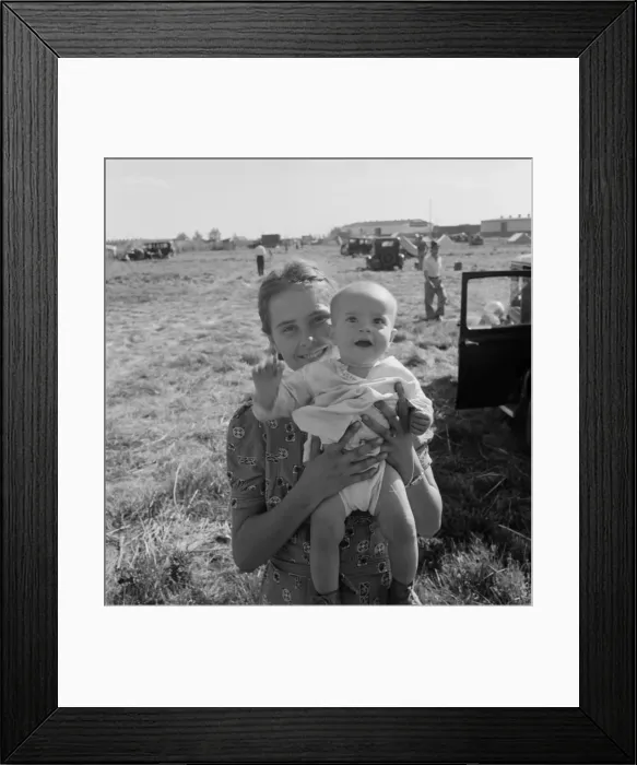 Framed Print : Migrant potato pickers. Tulelake, Siskiyou County, Californi Framed Print : Migrant potato pickers. Tulelake, Siskiyou County, Californi