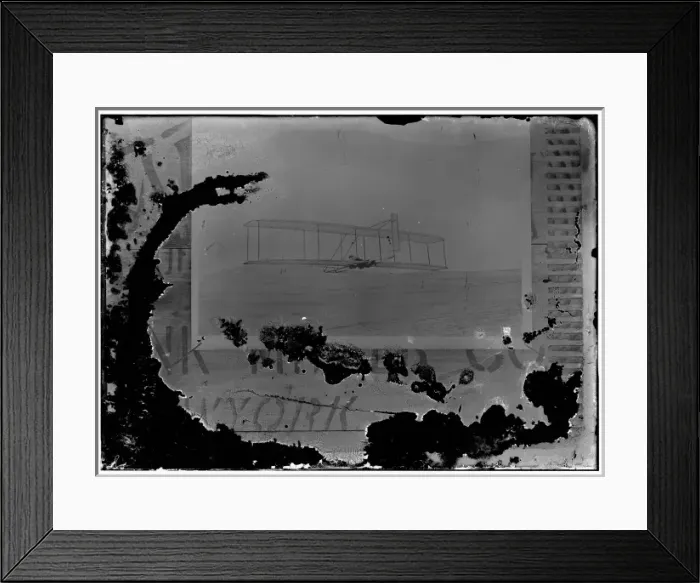 Framed Print : Right rear view of one of the successful glides made on Octo Framed Print : Right rear view of one of the successful glides made on Octo