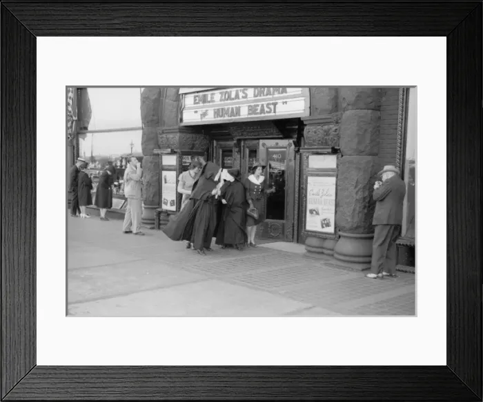Framed Print : Theatre on Michigan Ave. Chicago, Illinois Framed Print : Theatre on Michigan Ave. Chicago, Illinois