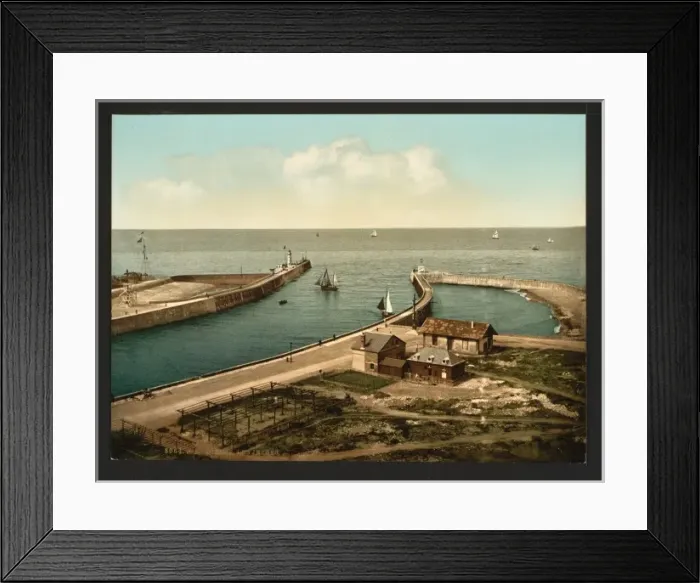 Framed Print : The piers, Dieppe, France Framed Print : The piers, Dieppe, France