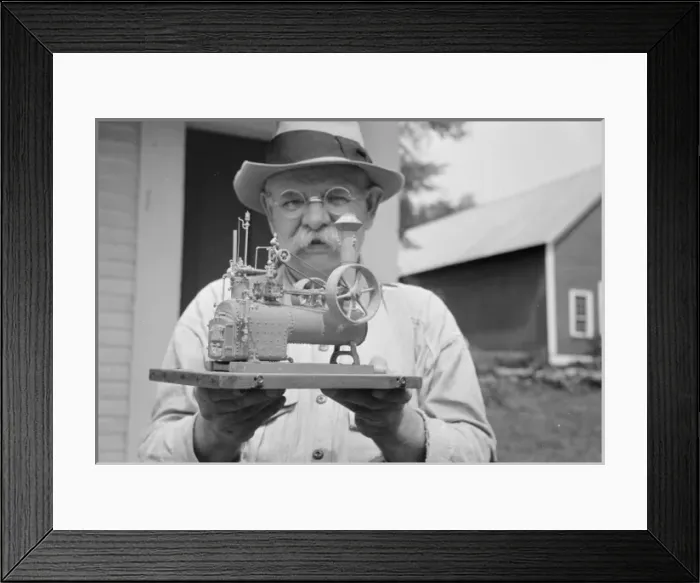 Framed Print : Untitled. Date between 1935 and 1942 Framed Print : Untitled. Date between 1935 and 1942