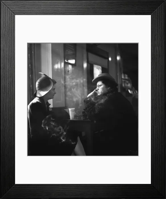 Framed Print : Washington, DC Women gossiping in a drugstore over cokes Framed Print : Washington, DC Women gossiping in a drugstore over cokes