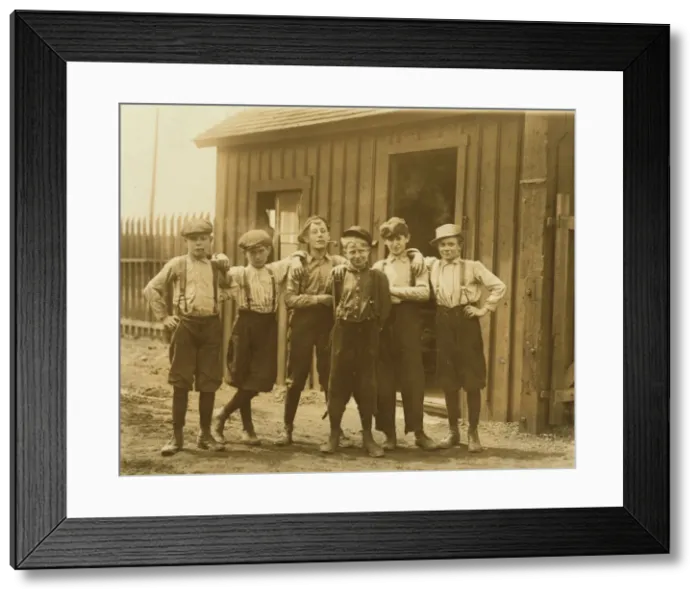 Framed Print : Noon hour at Obear-Nestor Glass Co. East. St. Louis, Ill Framed Print : Noon hour at Obear-Nestor Glass Co. East. St. Louis, Ill