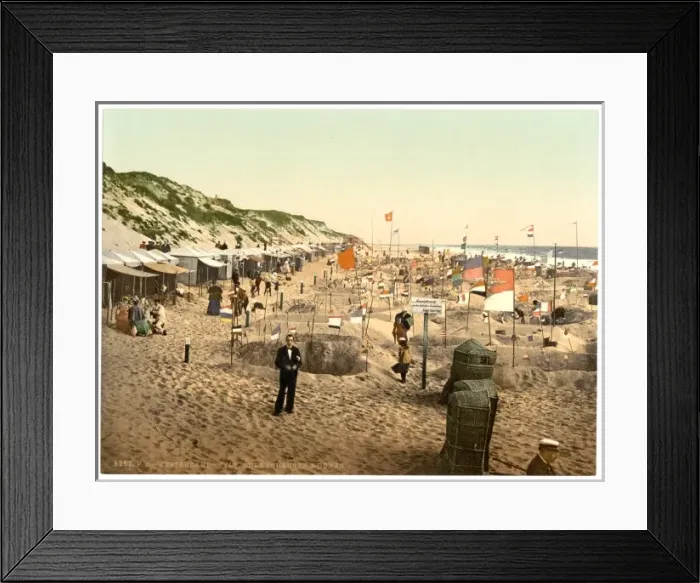 Framed Print : Building sand castles, Westerland, Sylt, Schleswig-Holstein Framed Print : Building sand castles, Westerland, Sylt, Schleswig-Holstein