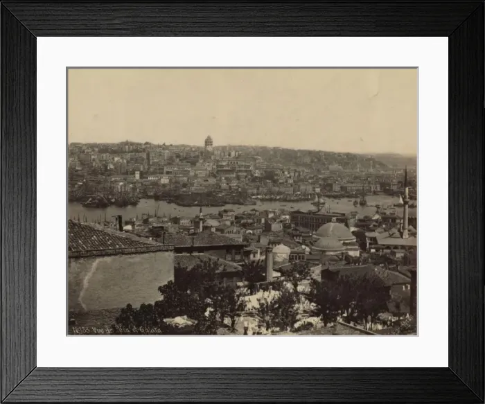 Framed Print : Vue de Pera et Galata Framed Print : Vue de Pera et Galata