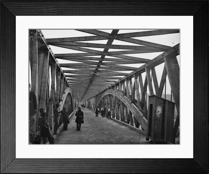 Framed Print : Washington, DC View across Chain Bridge over the Potomac Framed Print : Washington, DC View across Chain Bridge over the Potomac