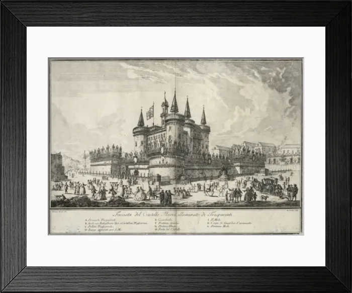Framed Print : Facciata del castello nuovo illuminato di trasparenti Framed Print : Facciata del castello nuovo illuminato di trasparenti
