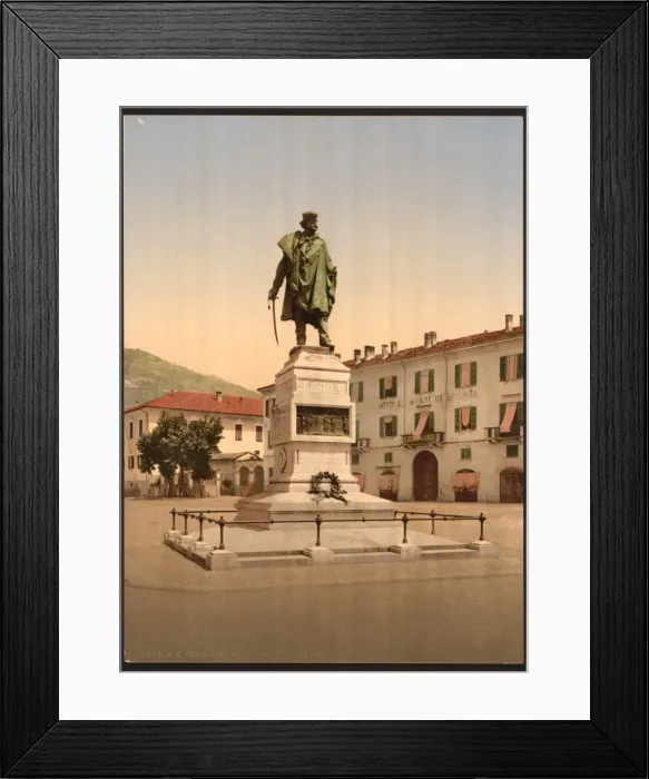 Framed Print : Como, Garibaldi Monument, Lake Como, Italy Framed Print : Como, Garibaldi Monument, Lake Como, Italy