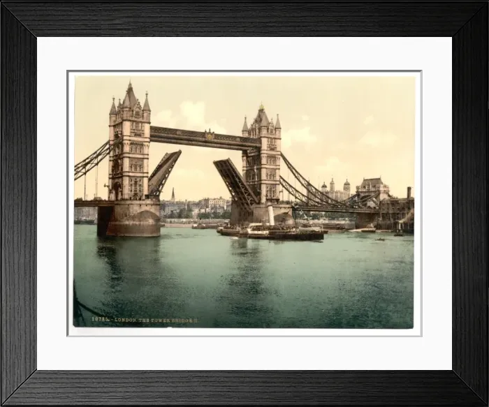 Framed Print : Tower Bridge, II. (closed), London, England Framed Print : Tower Bridge, II. (closed), London, England