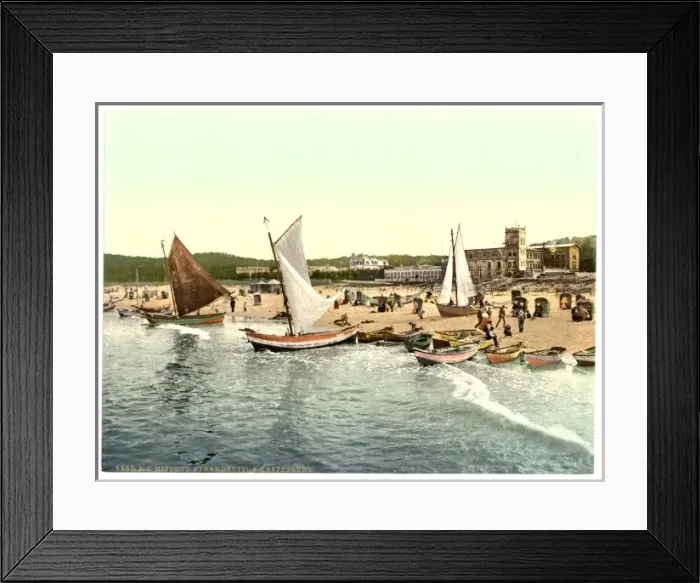 Framed Print : Hotel on the beach and Kaffeeberg, Misdroy, Pommeraina, Germ Framed Print : Hotel on the beach and Kaffeeberg, Misdroy, Pommeraina, Germ