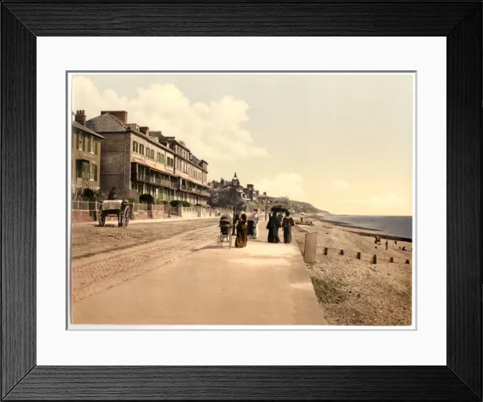 Framed Print : The promenade, Sandgate, England Framed Print : The promenade, Sandgate, England