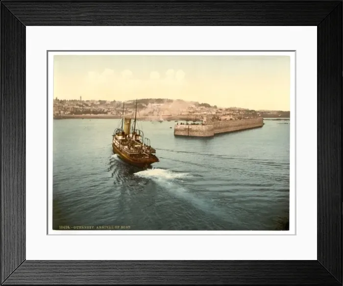 Framed Print : Guernsey, St. Peters Port, arrival of boats, Channel Island Framed Print : Guernsey, St. Peters Port, arrival of boats, Channel Island