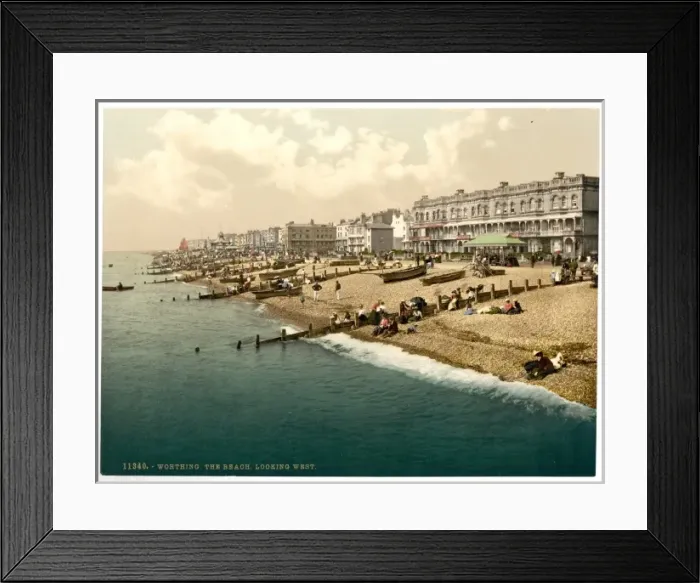 Framed Print : The beach looking west, Worthing, England Framed Print : The beach looking west, Worthing, England