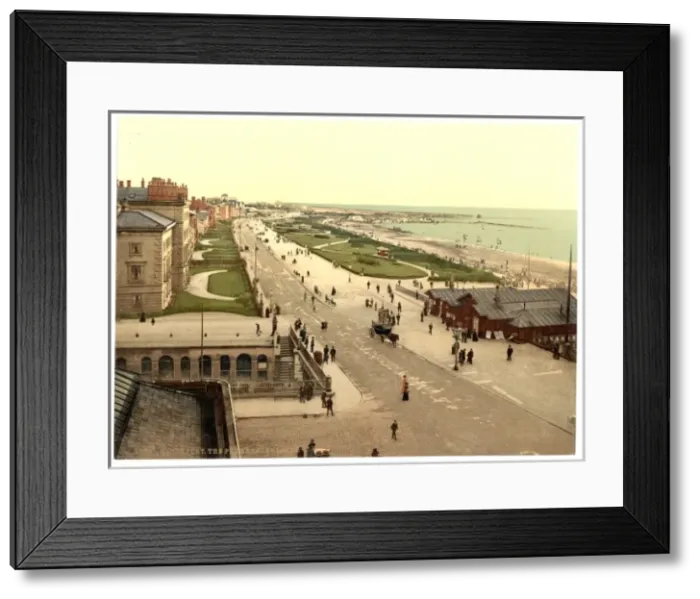 Framed Print : The promenade and lakes, Southport, England Framed Print : The promenade and lakes, Southport, England