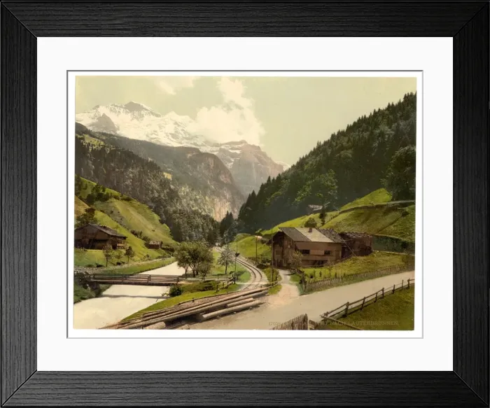 Framed Print : Lauterbrunnen Valley, Bernese Oberland, Switzerland Framed Print : Lauterbrunnen Valley, Bernese Oberland, Switzerland