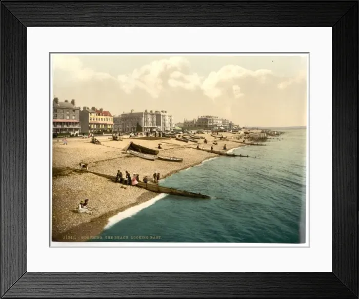 Framed Print : The beach looking east, Worthing, England Framed Print : The beach looking east, Worthing, England
