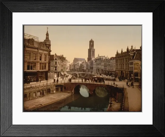 Framed Print : The Oude Gracht Bakkerbrug, Utrecht, Holland Framed Print : The Oude Gracht Bakkerbrug, Utrecht, Holland