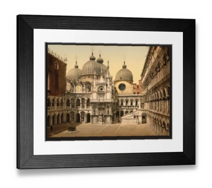 Framed Print : A court in the Doges Palace, Venice, Italy Framed Print : A court in the Doges Palace, Venice, Italy