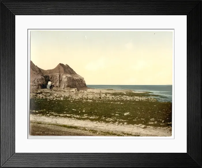 Framed Print : Thornwick Bay, Yorkshire, England Framed Print : Thornwick Bay, Yorkshire, England